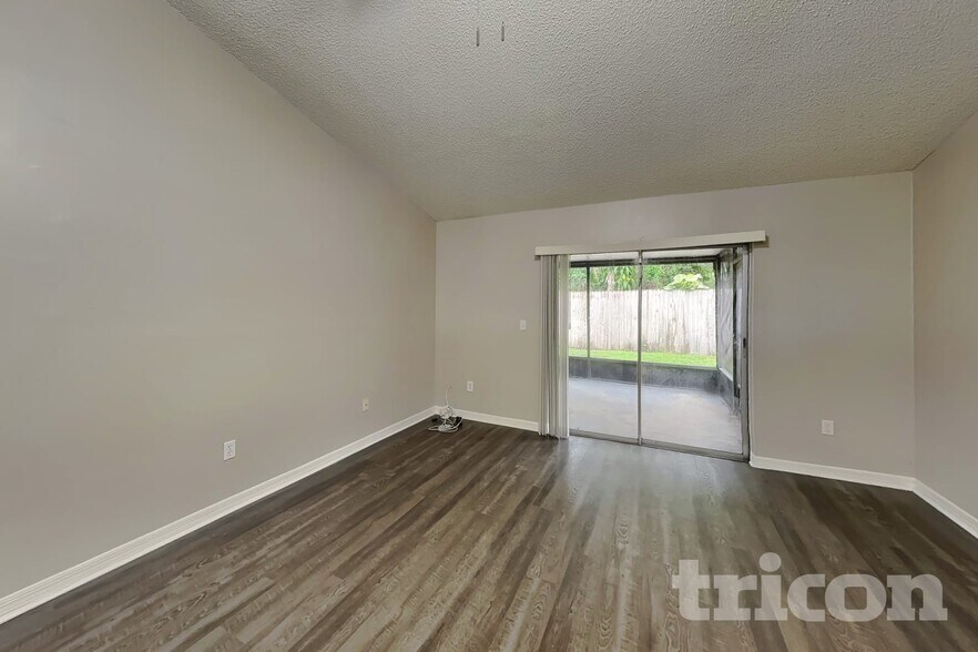 Building Photo - 1718 Brandon Trace Ave