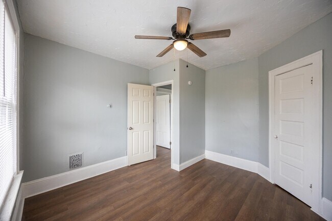 Building Photo - 2257 E 80th St