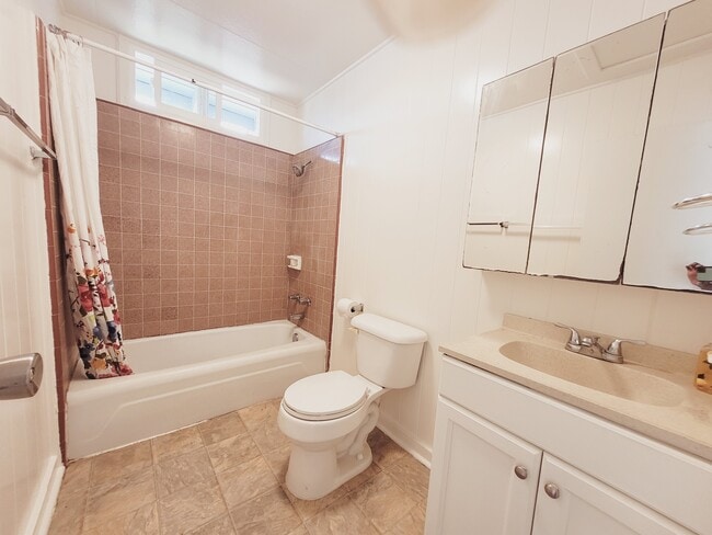 Building Photo - 41-536-536 Kumuhau St