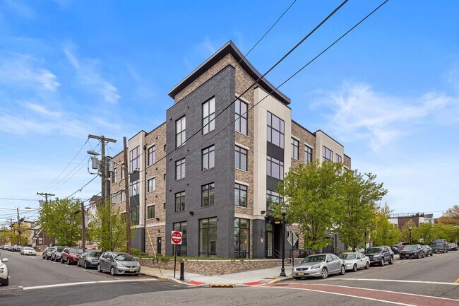 Building Photo - 801 Palisade Ave