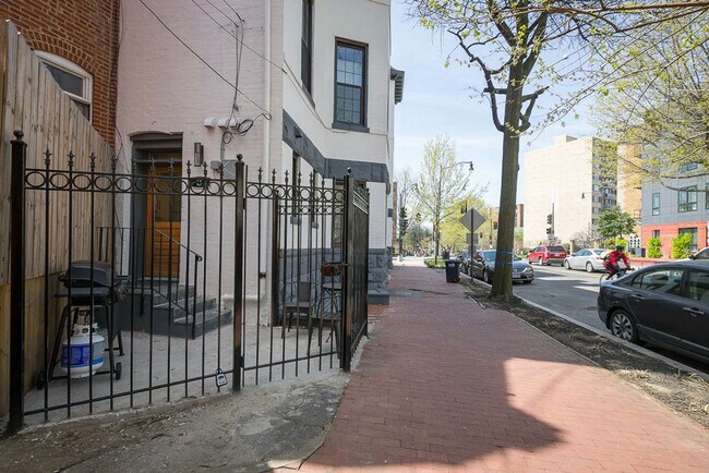 Building Photo - 1448 Florida Ave NW