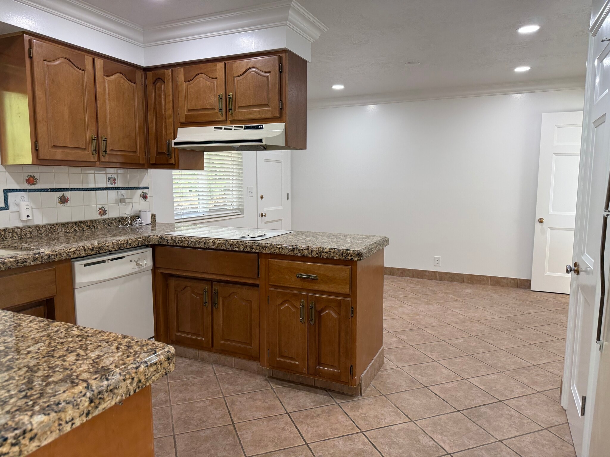 Building Photo - 4719 S Quail Point Rd