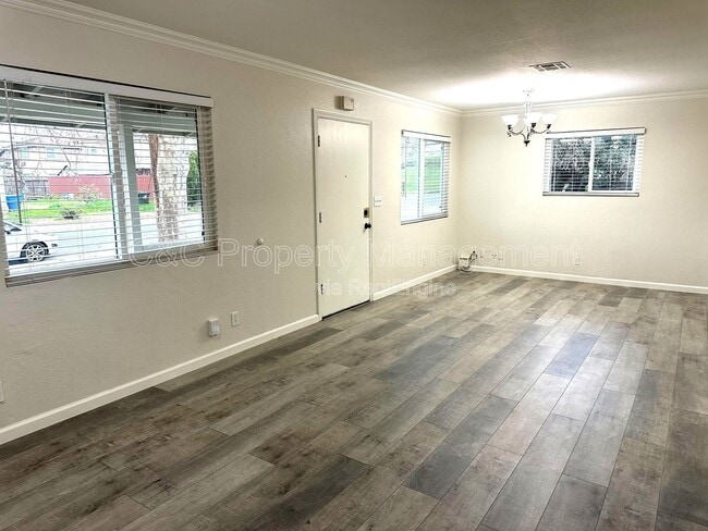 Building Photo - 2231 Morell St