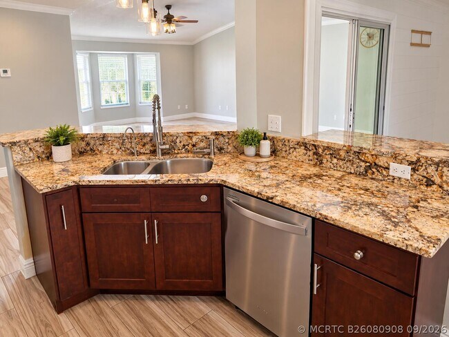 Building Photo - 1909 SW Idaho Ln