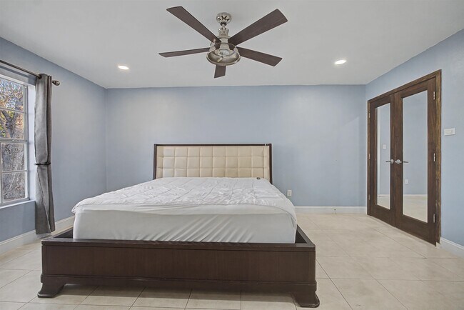 Building Photo - 10307 Dancer Dr