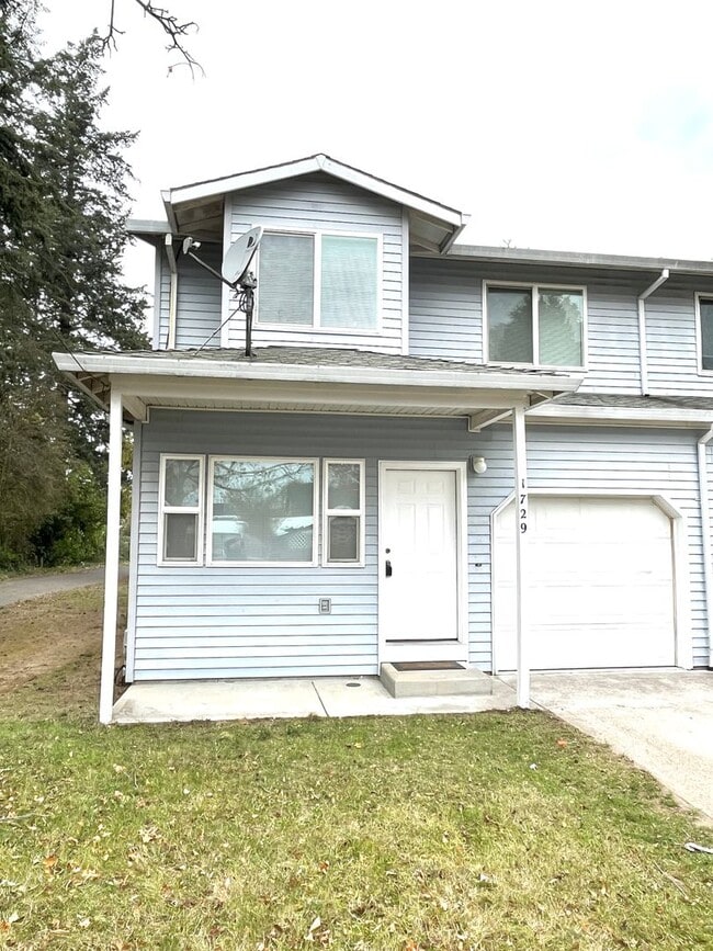 Building Photo - Centennial Neighborhood Newer Construction 2-Story Home with Attached Garage, Huge Fenced Yard!