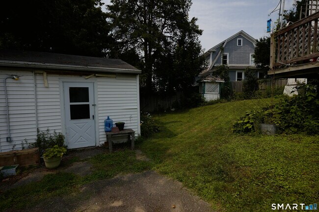 Building Photo - 58 Davis St