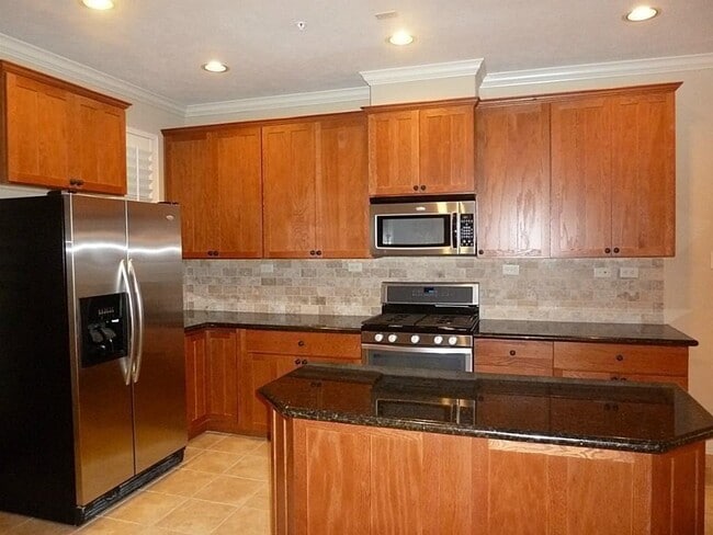 Building Photo - 4315 Stonebrook Ln