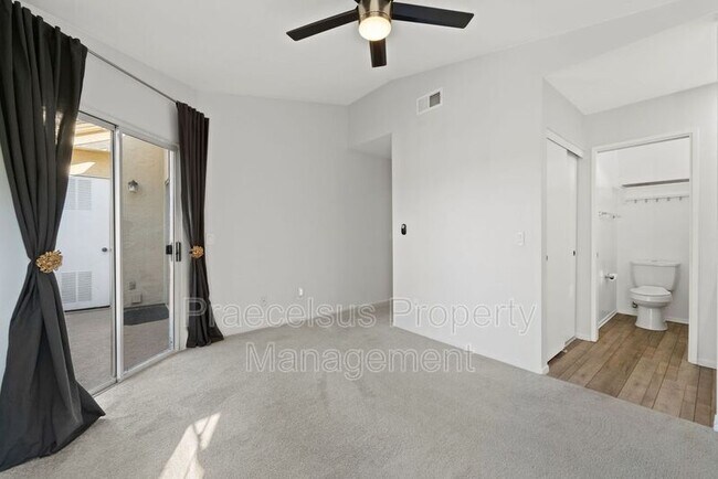 Building Photo - 2035 Lakeridge Cir