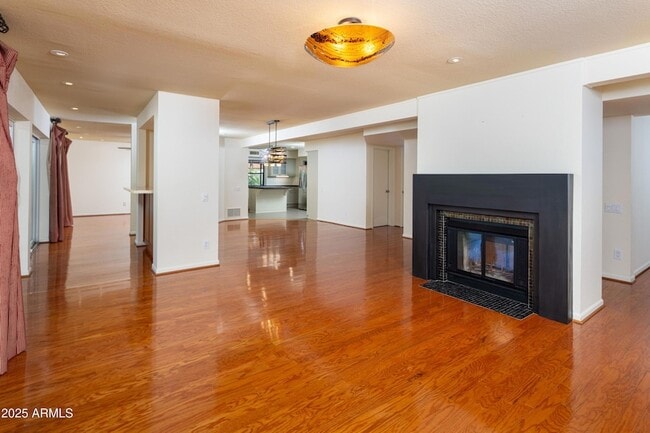 Building Photo - 8373 S Forest Ave