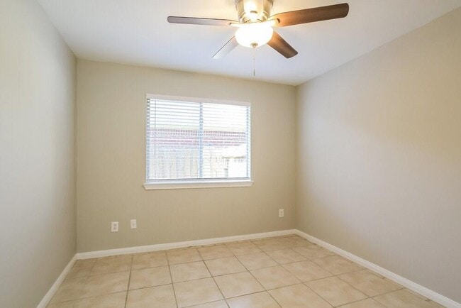 Building Photo - 2115 Beacon Light Ln