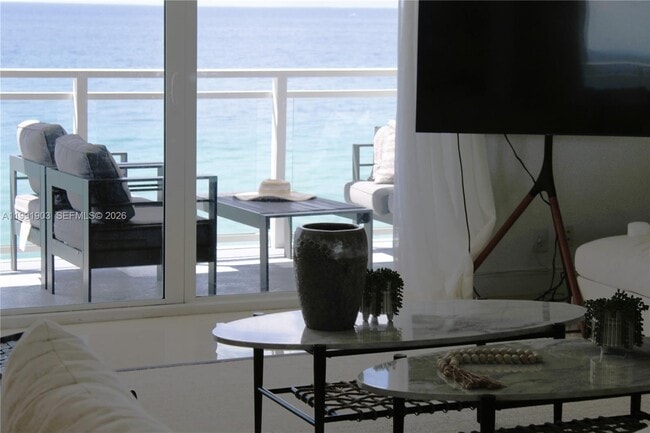 Building Photo - 2030 S Ocean Dr