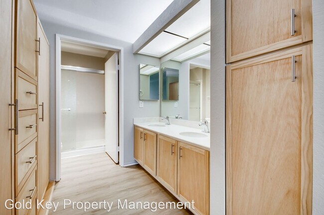 Building Photo - 2 br, 2 bath House - 11150 Kelowna Rd. #72