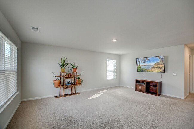 Building Photo - Summerville Home Rental