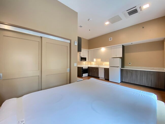 Building Photo - 83 Hanover St