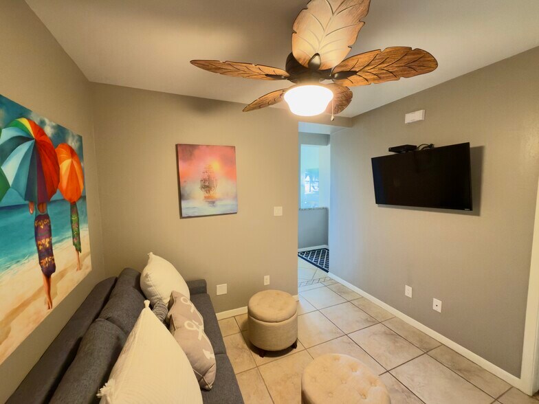 Building Photo - 5909 Padre Blvd