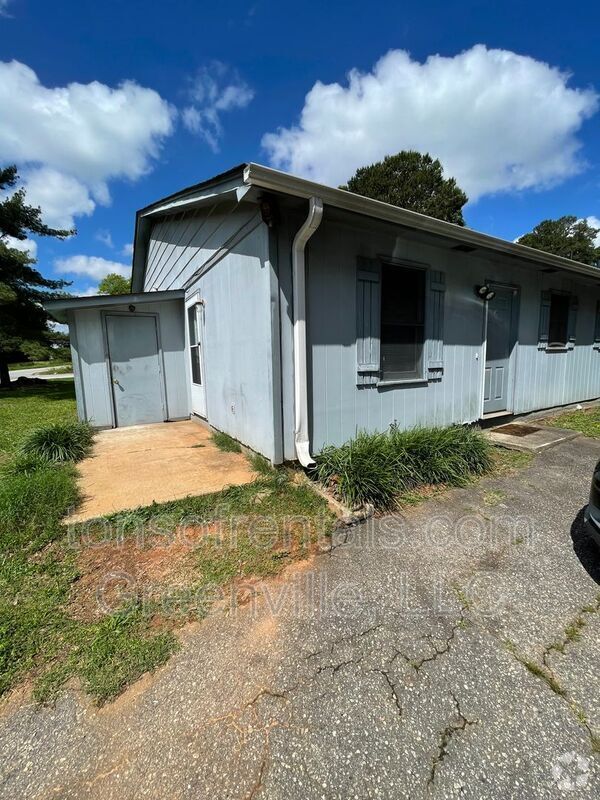 Building Photo - 100 Stonecreek Drive