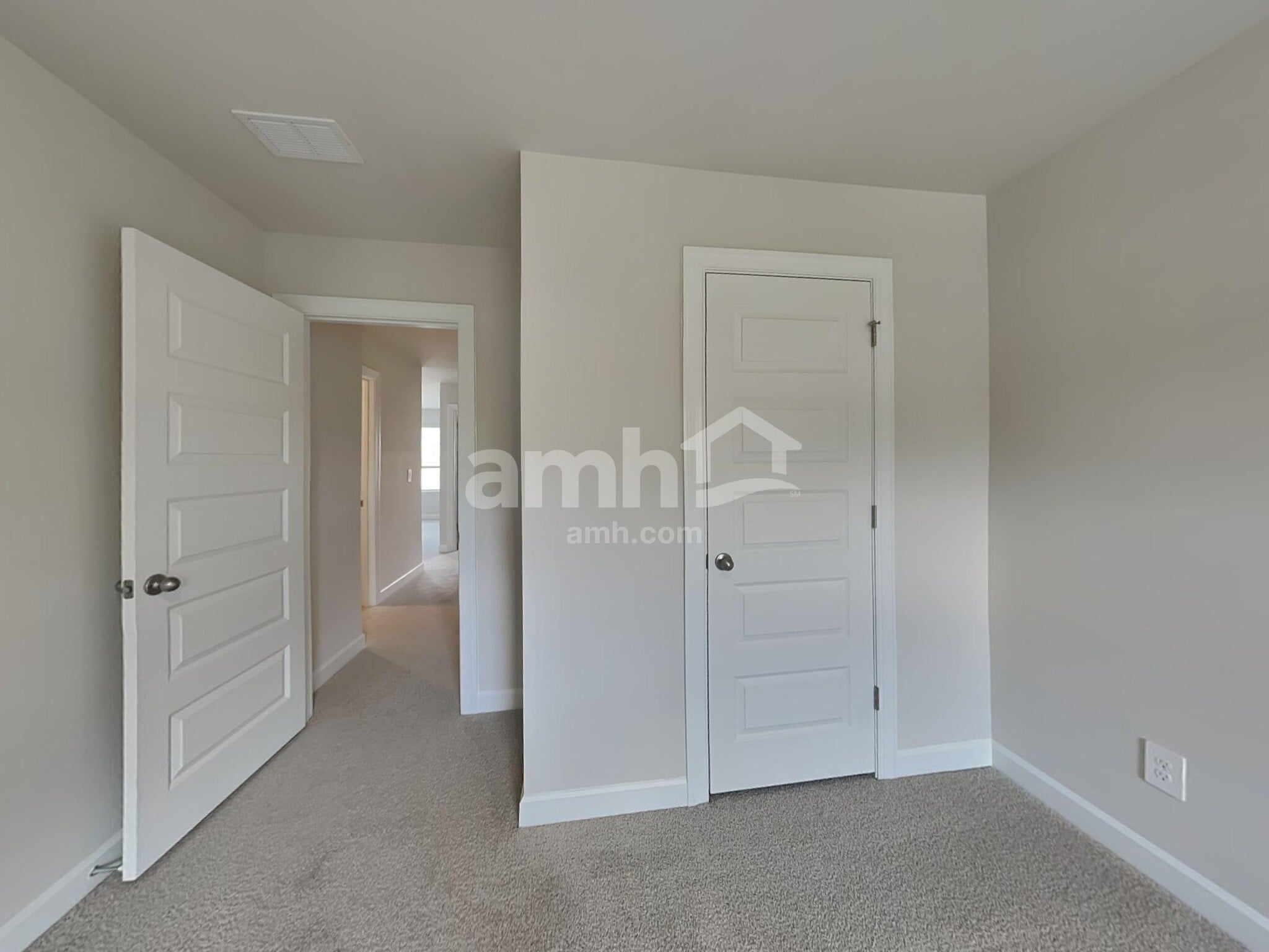 Building Photo - 305 Granby Trl