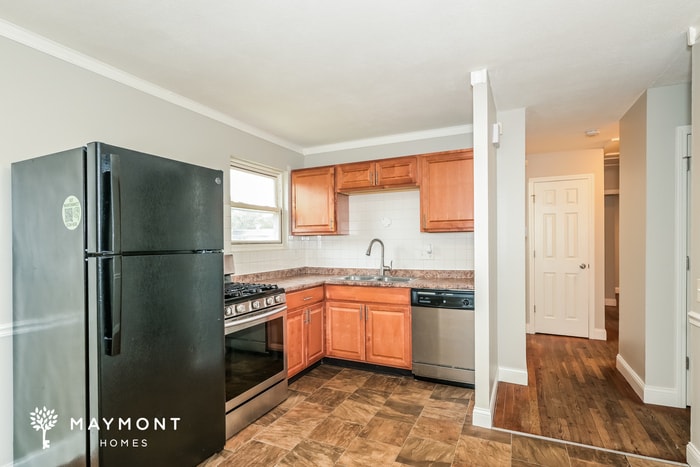 Building Photo - 1080 N Park Ln