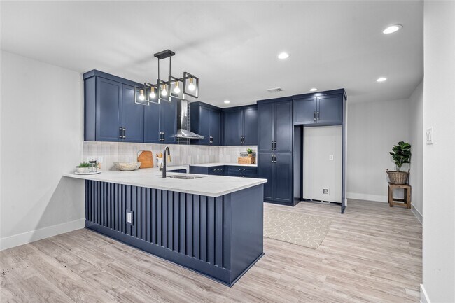 Building Photo - 6935 Palmetto St