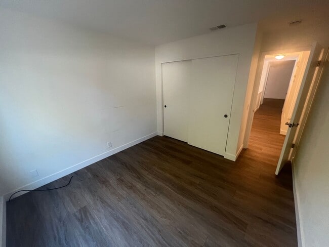 Building Photo - Beautiful 4 bed 2 bath home in San Jose with AC. Must See!