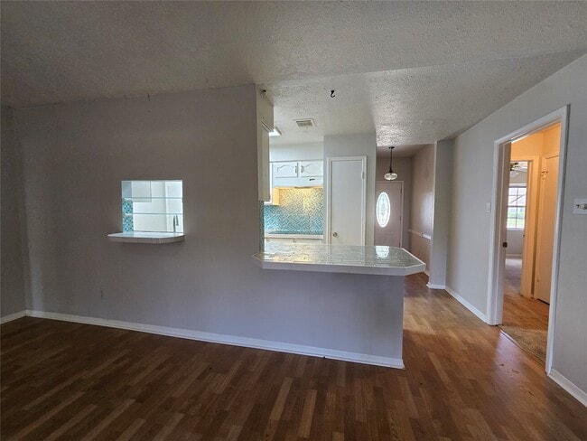Building Photo - 25510 Thistlewaite Ln