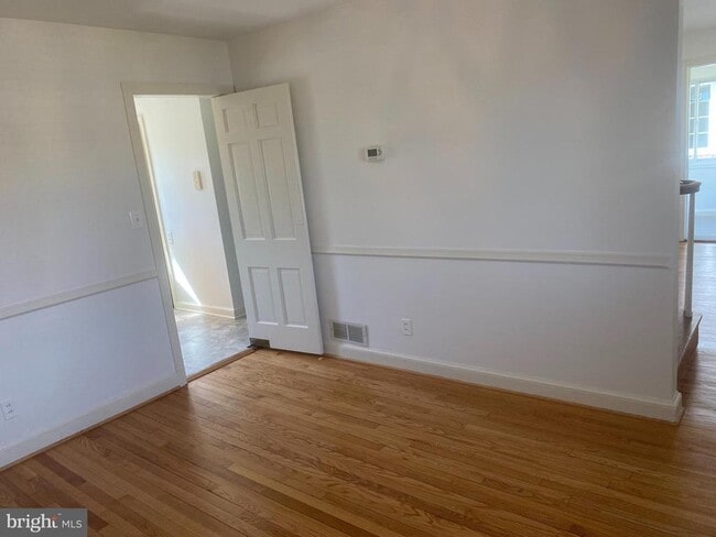 Building Photo - 716 N Overlook Dr