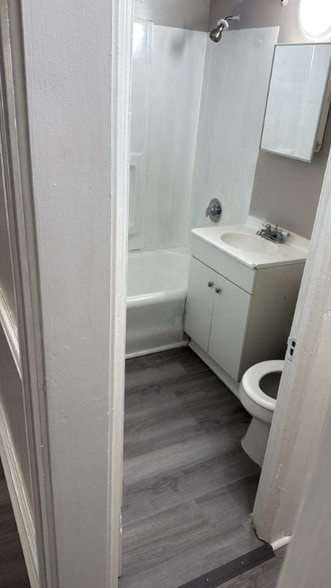Primary Photo - 1374 West Blvd