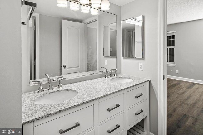 Building Photo - 3844 Chesterwood Dr