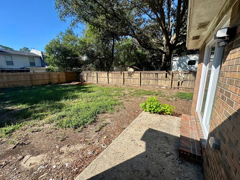 Building Photo - 6307 Jack St