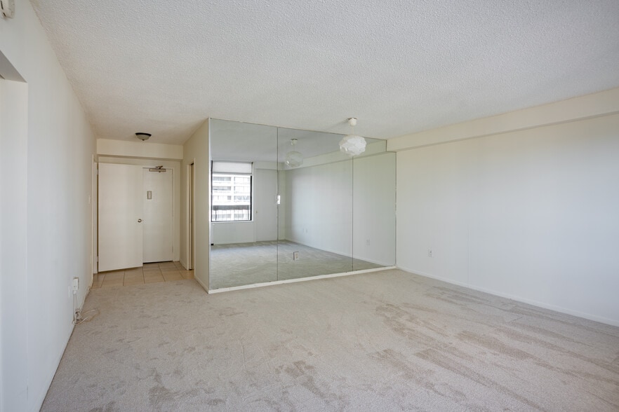 Livingroom - 3701 S George Mason Dr