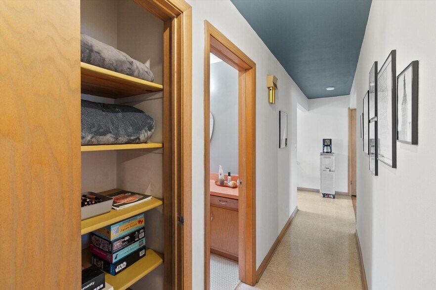 Building Photo - 426 E Ohio Ave