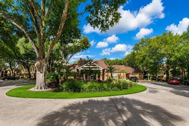 Building Photo - 8643 Mallard Reserve Dr