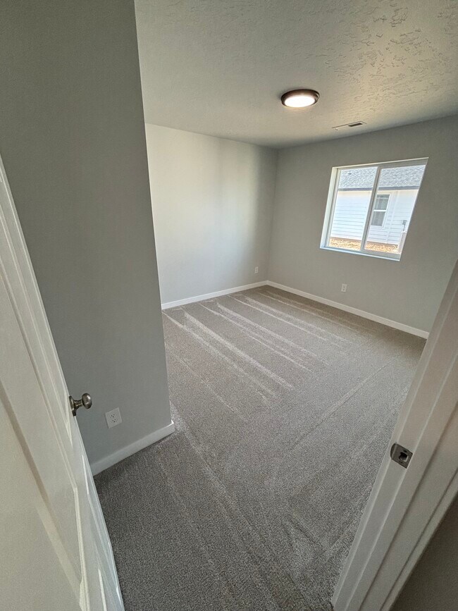 Building Photo - 5210 Endicott Dr