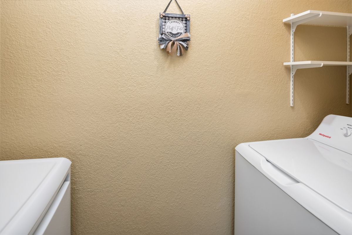 Building Photo - 1230 Mechem Dr