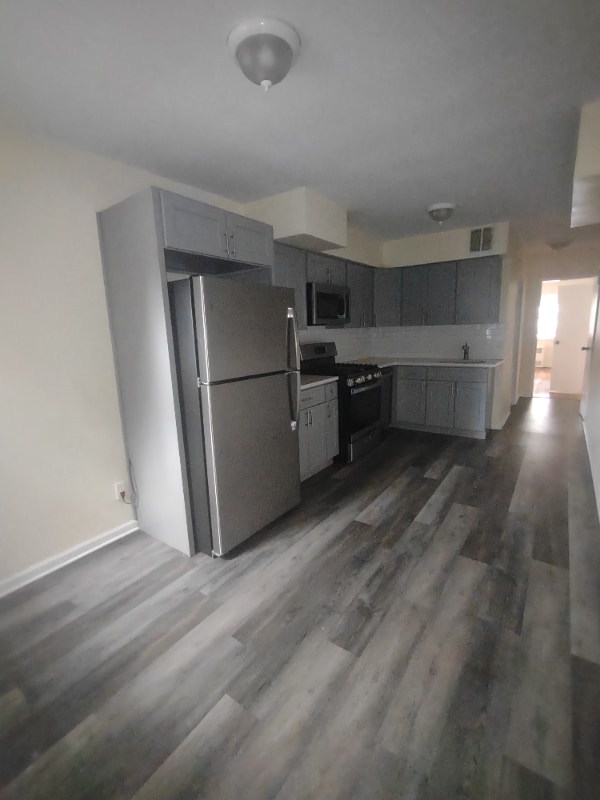 Building Photo - 964 East 100th Street