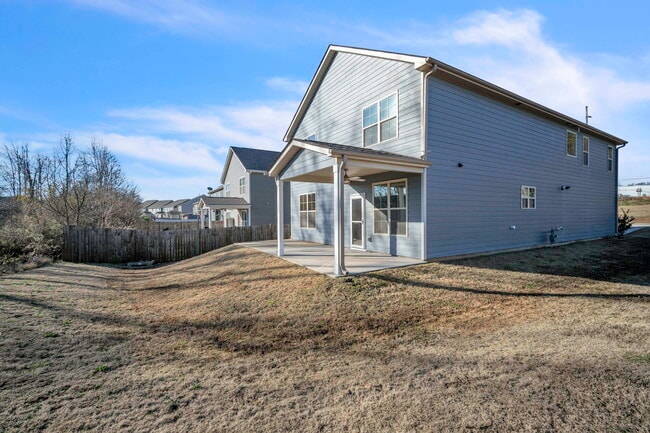 Building Photo - 222 Raleighwood Ln
