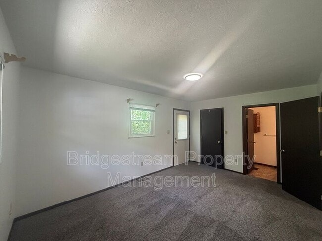 Building Photo - 68 Candlewood Ct