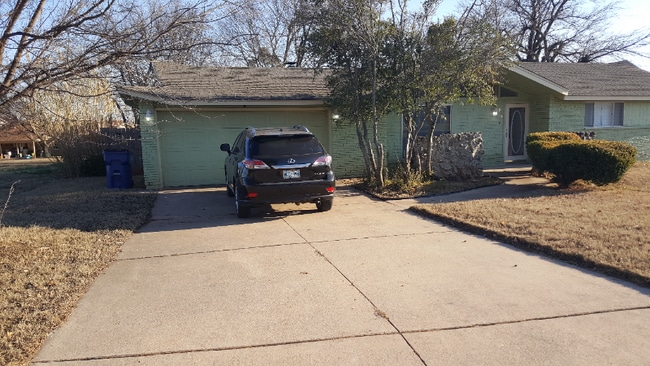 Building Photo - 306 Ridgecrest Dr
