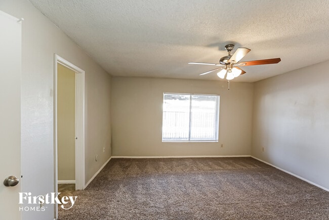 Building Photo - 4656 W Townley Ave