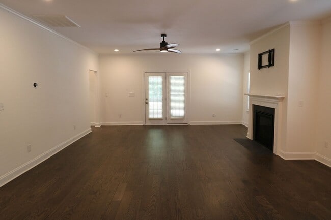 Building Photo - 772 Gibb St