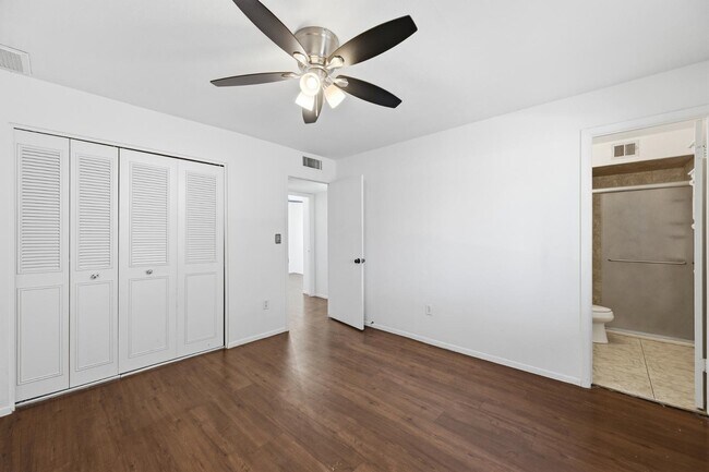 Building Photo - 204 E Duke Dr