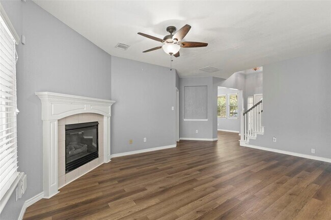 Building Photo - 4427 Village View Dr