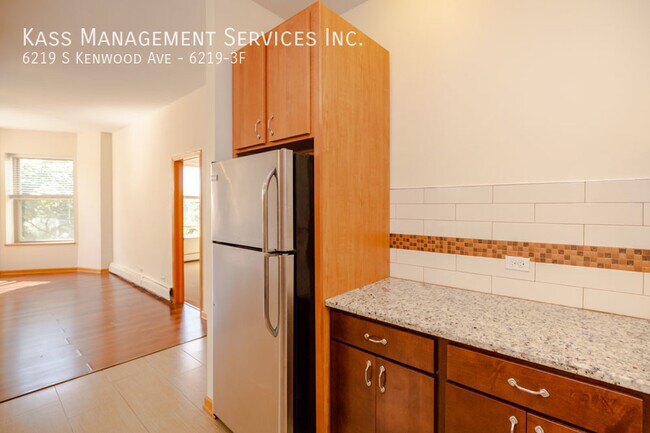 Building Photo - 6219 S Kenwood Ave