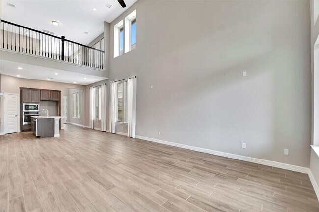 Building Photo - 360 Mallorn Ln