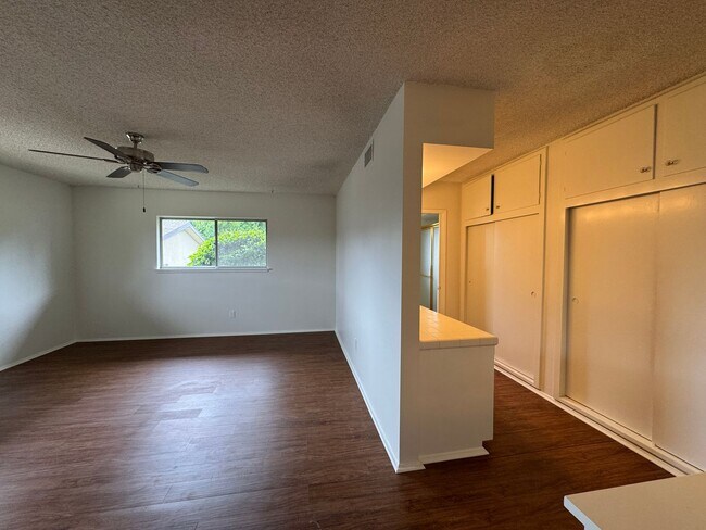 Building Photo - Beatiful Glendora Home in Desireable Area