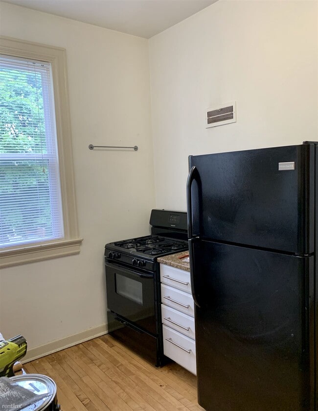 Building Photo - 2408 E Park Pl