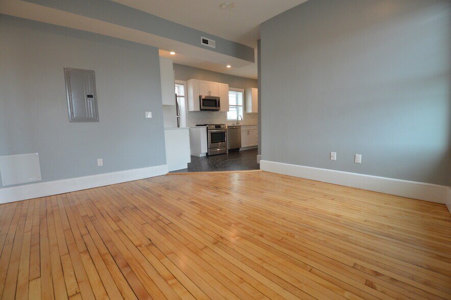 Building Photo - 301 Hancock St