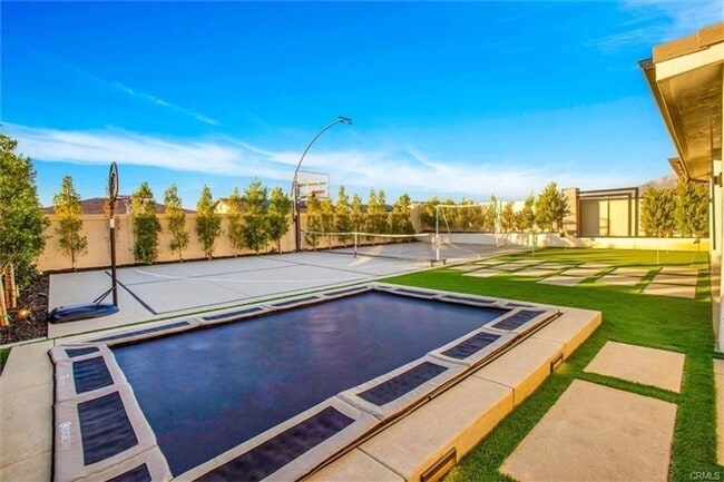 Building Photo - Stunning and Spacious 5BR 3BA Home w/ Solar Panels + Community Pool + Basketball/Tennis Court + S...