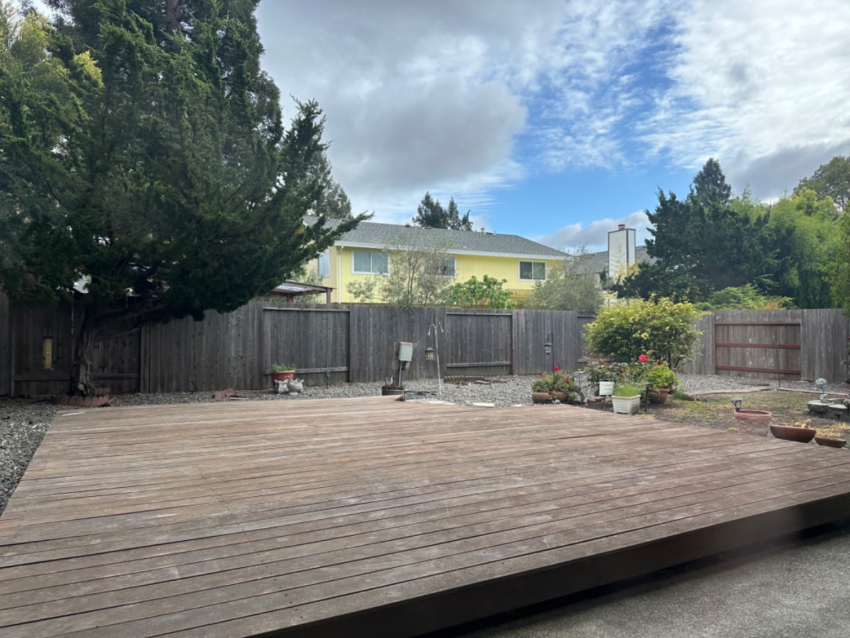 Shared Backyard - 1191 San Antonio Dr